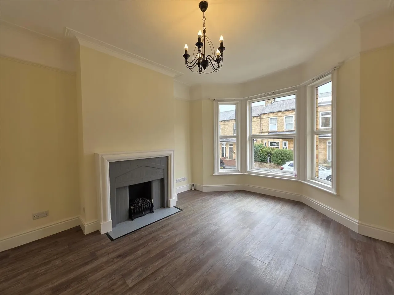 Mayville Avenue, Scarborough YO12 7NP, photo 2