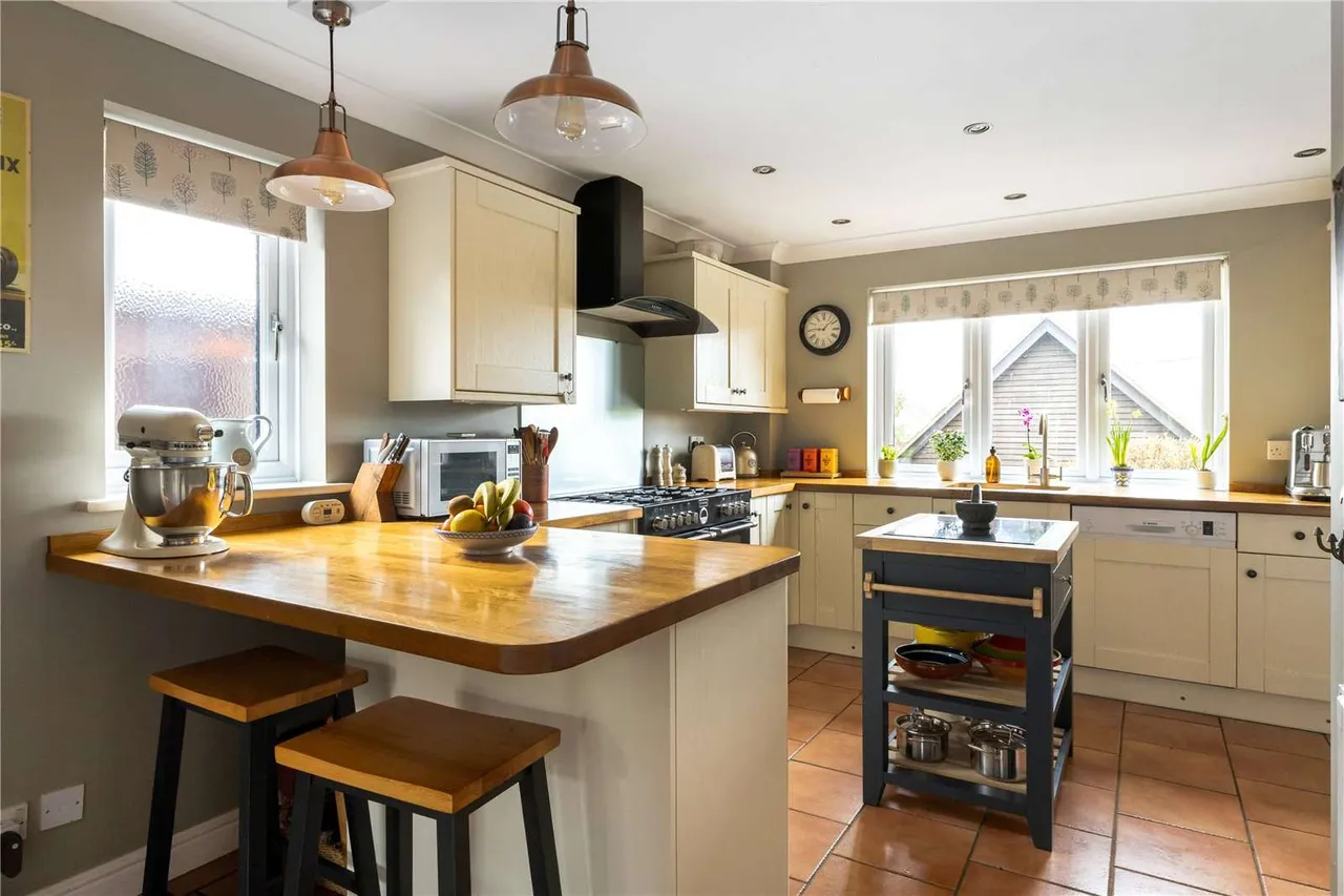 Hurstbourne Priors, Whitchurch, RG28, photo 2