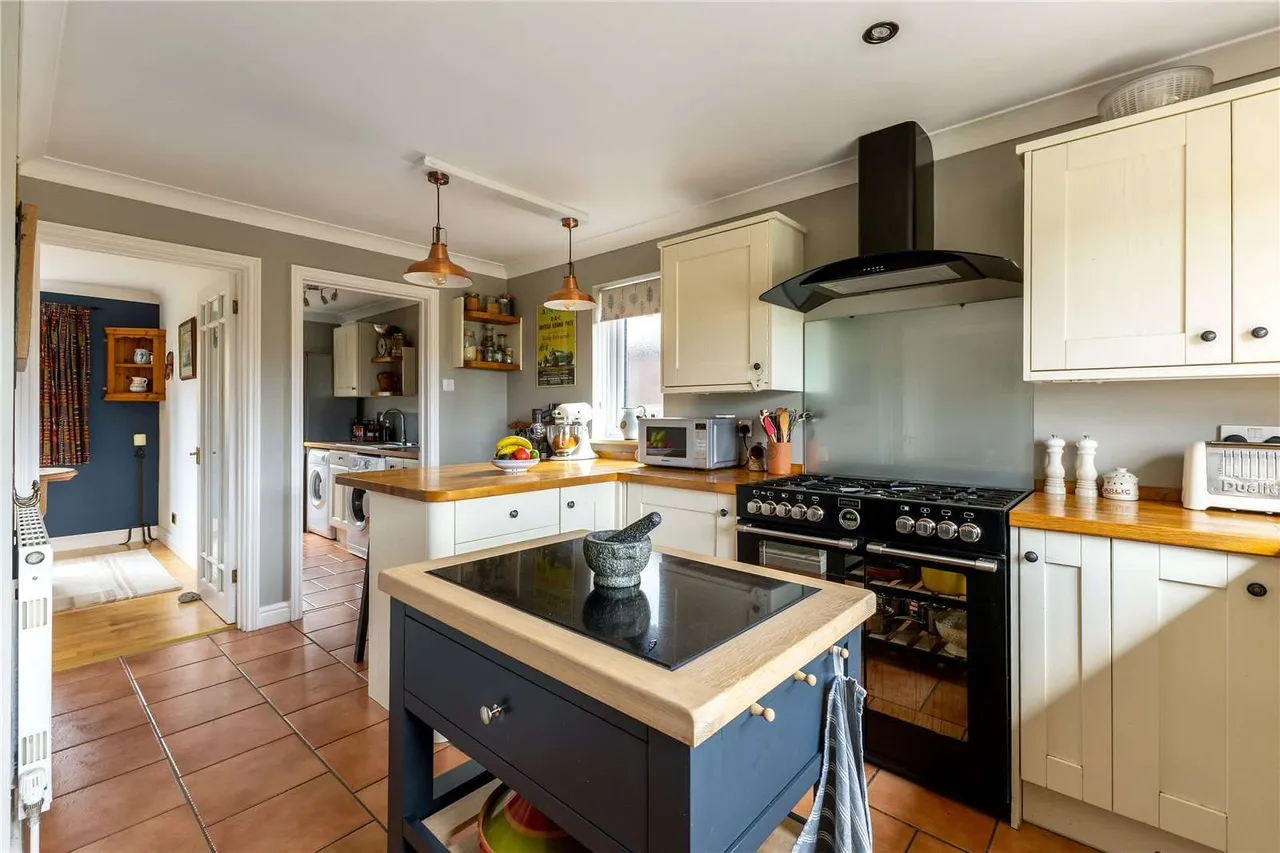 Hurstbourne Priors, Whitchurch, RG28, photo 3