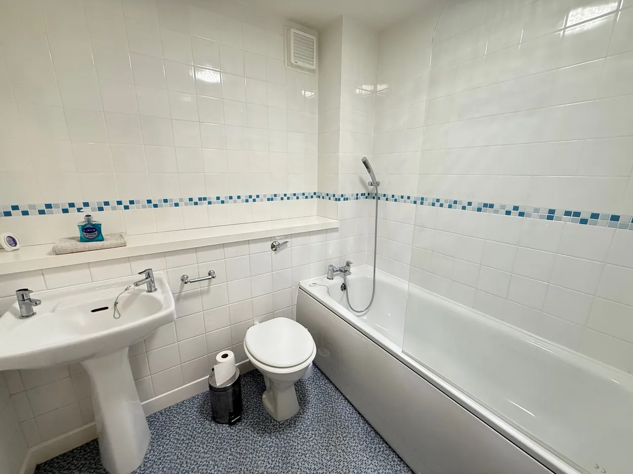 Burrows Court, NN3, photo 5