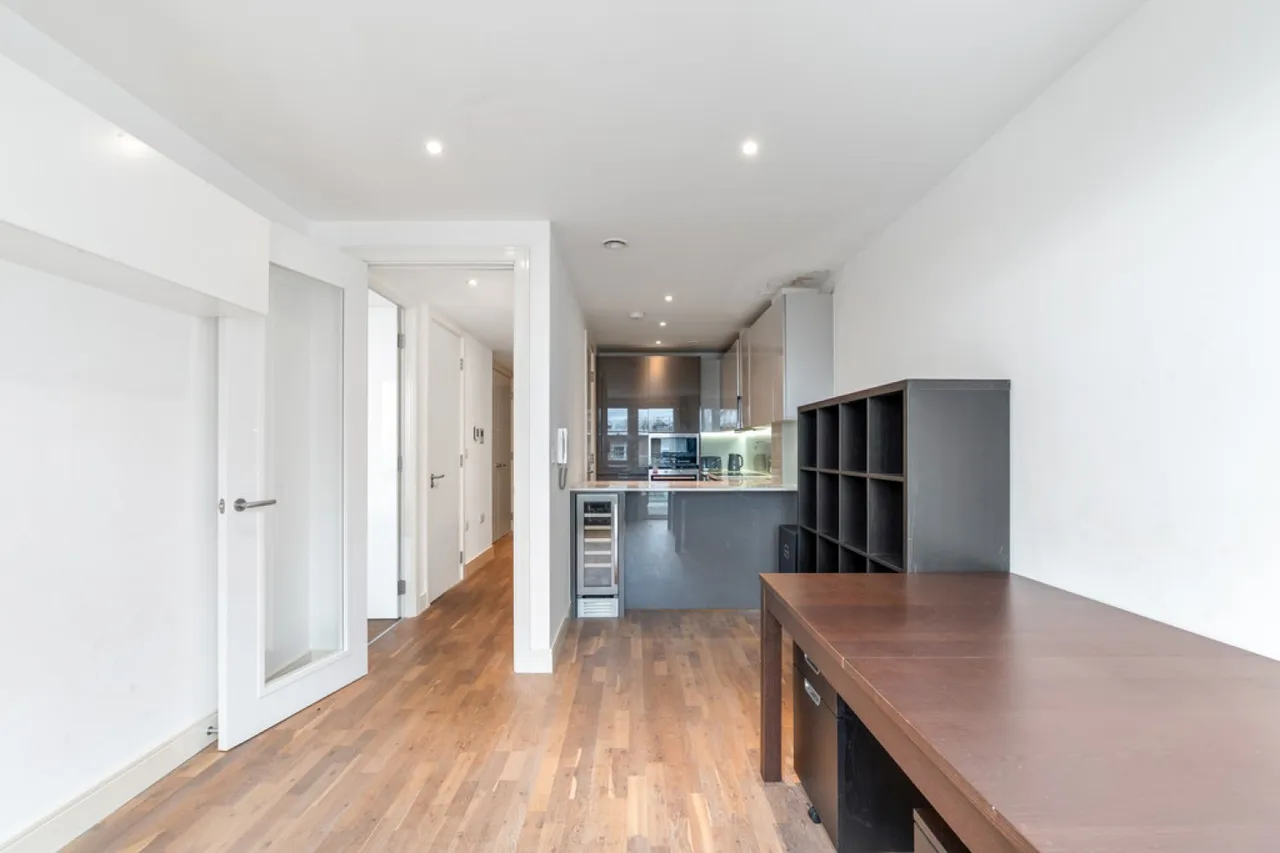 1 bed flat for sale — Jasmine House, Battersea Reach