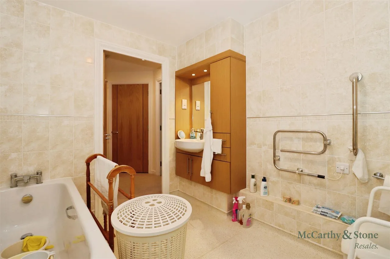 Barnhill Road, Chipping Sodbury, BS37, photo 5
