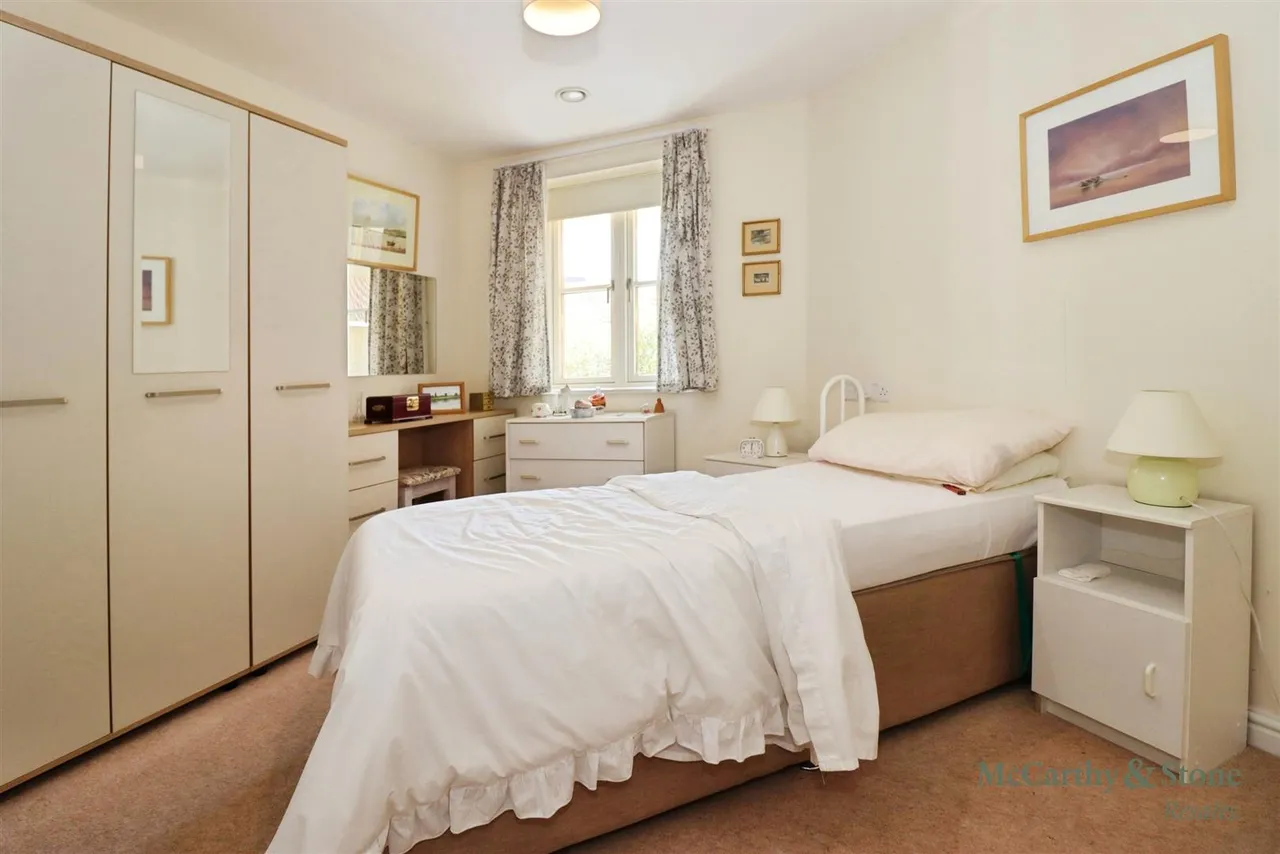 Barnhill Road, Chipping Sodbury, BS37, photo 4