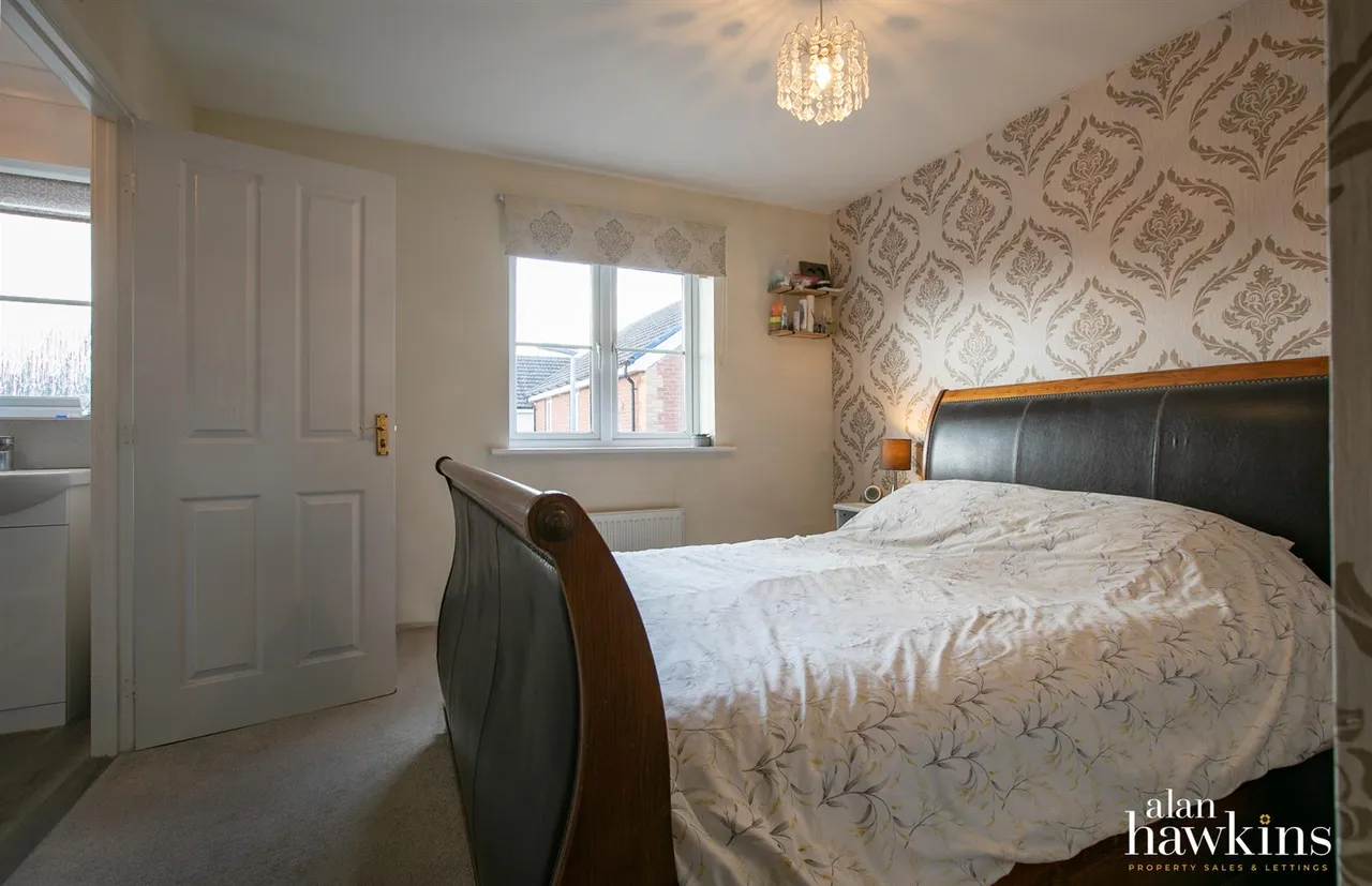St. Josephs Way, Lyneham, SN15, photo 10