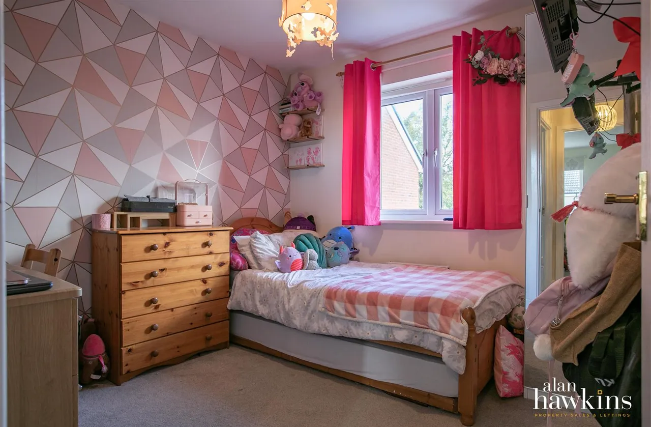 St. Josephs Way, Lyneham, SN15, photo 12