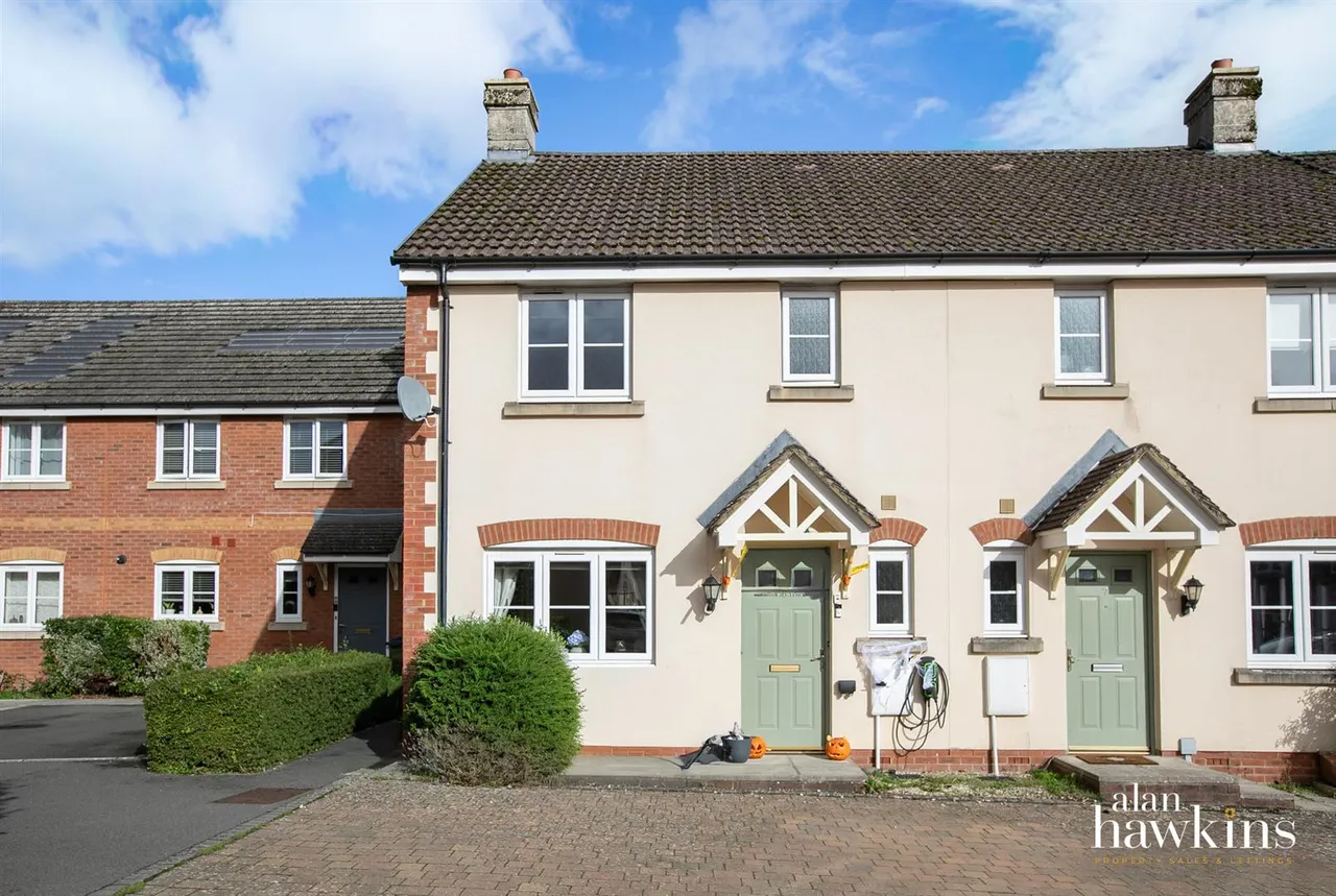 3 bed house for sale, St. Josephs Way, Lyneham, SN15