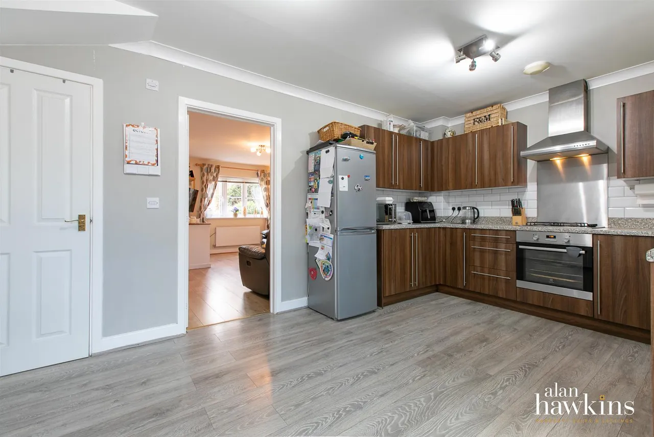 St. Josephs Way, Lyneham, SN15, photo 5