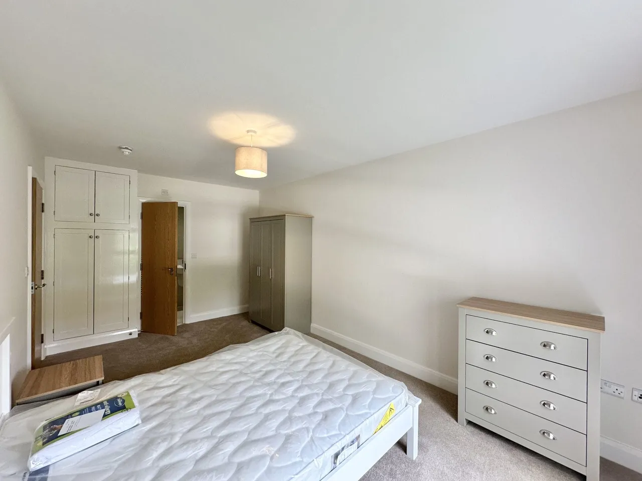 Waterside House Woodley Headland, Milton Keynes, MK6, photo 6