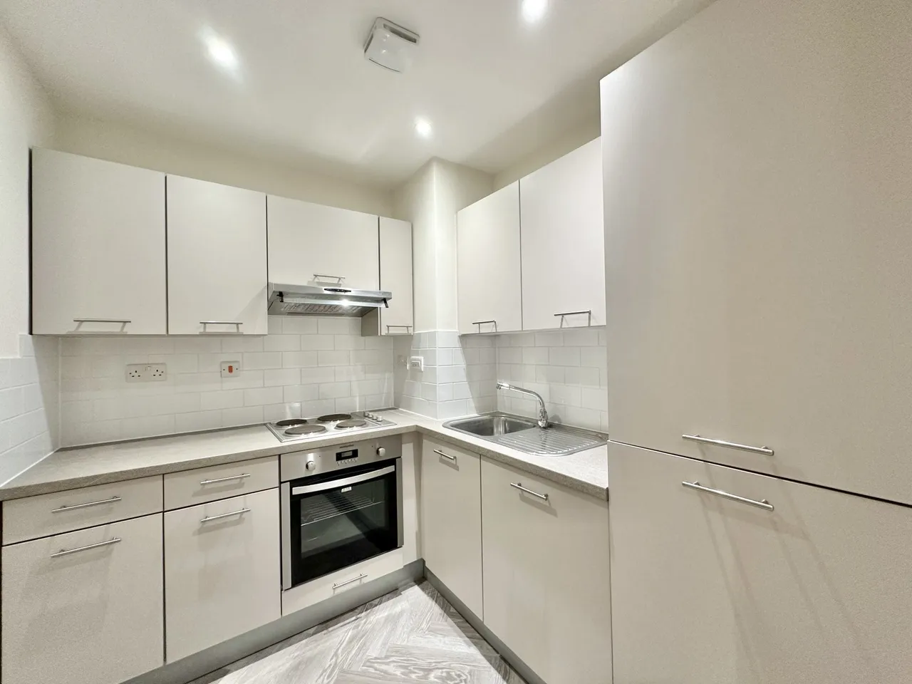 Waterside House Woodley Headland, Milton Keynes, MK6, photo 4