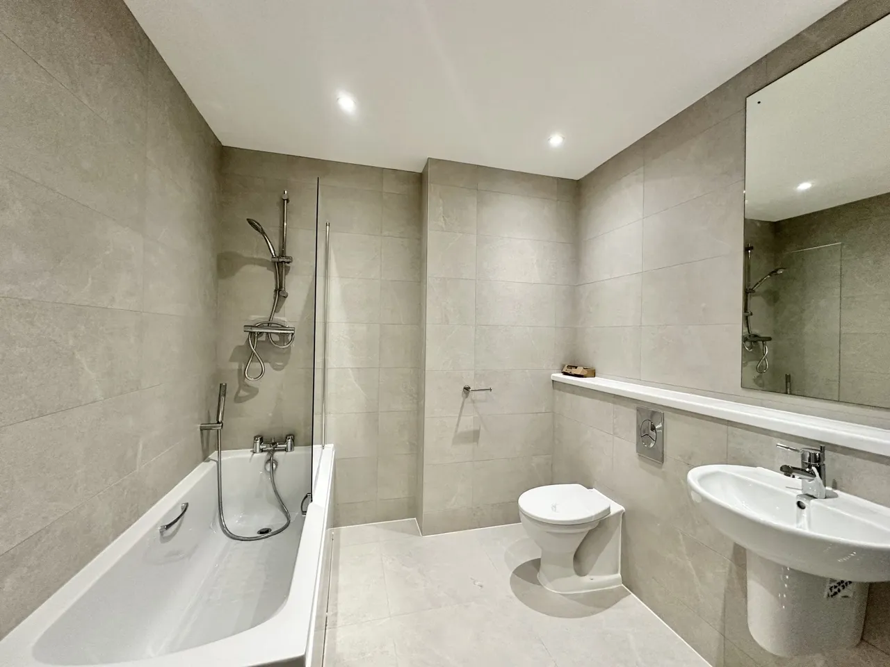 Waterside House Woodley Headland, Milton Keynes, MK6, photo 7