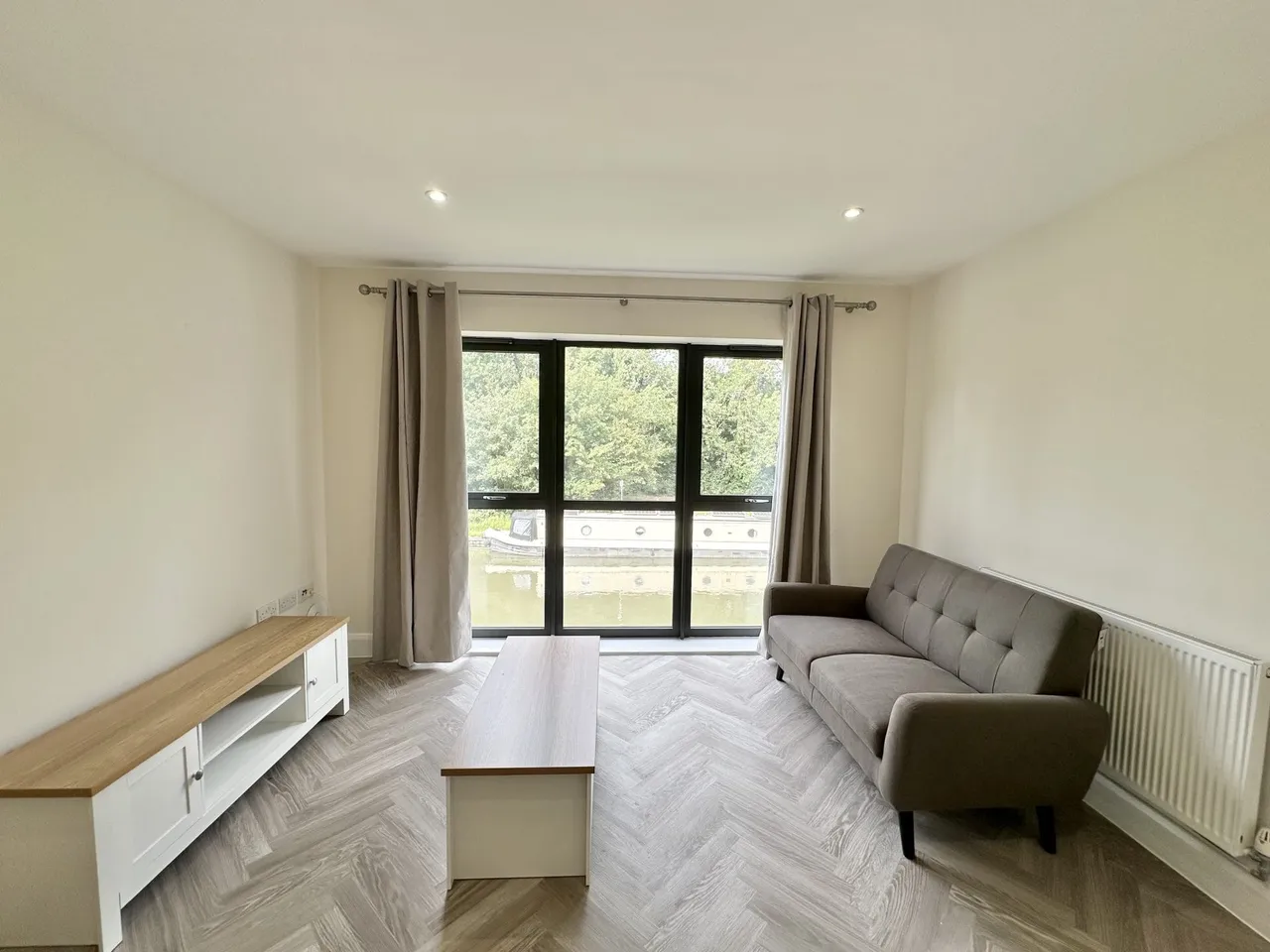 Waterside House Woodley Headland, Milton Keynes, MK6, photo 3