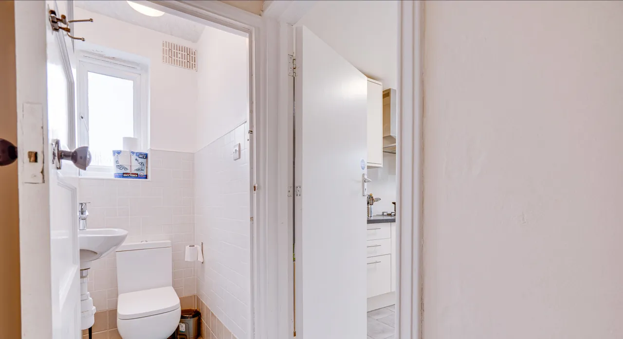 Large Three Bedroom Flat With Privat, photo 11