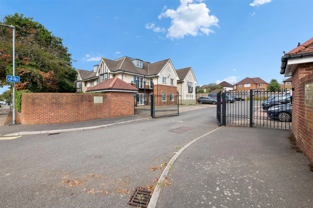 Fairfield Road, Uxbridge, photo 9
