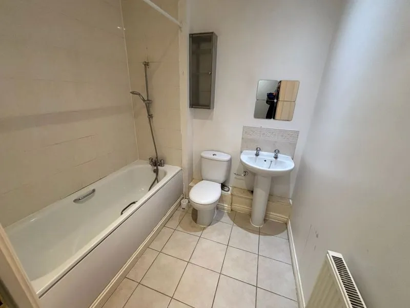 1 Symphony Close, Edgware HA8 0ED, photo 8