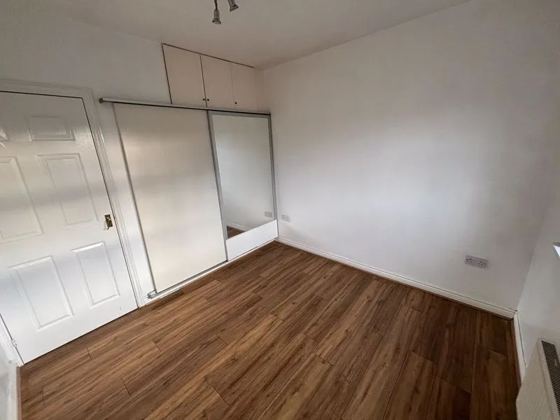 1 Symphony Close, Edgware HA8 0ED, photo 6