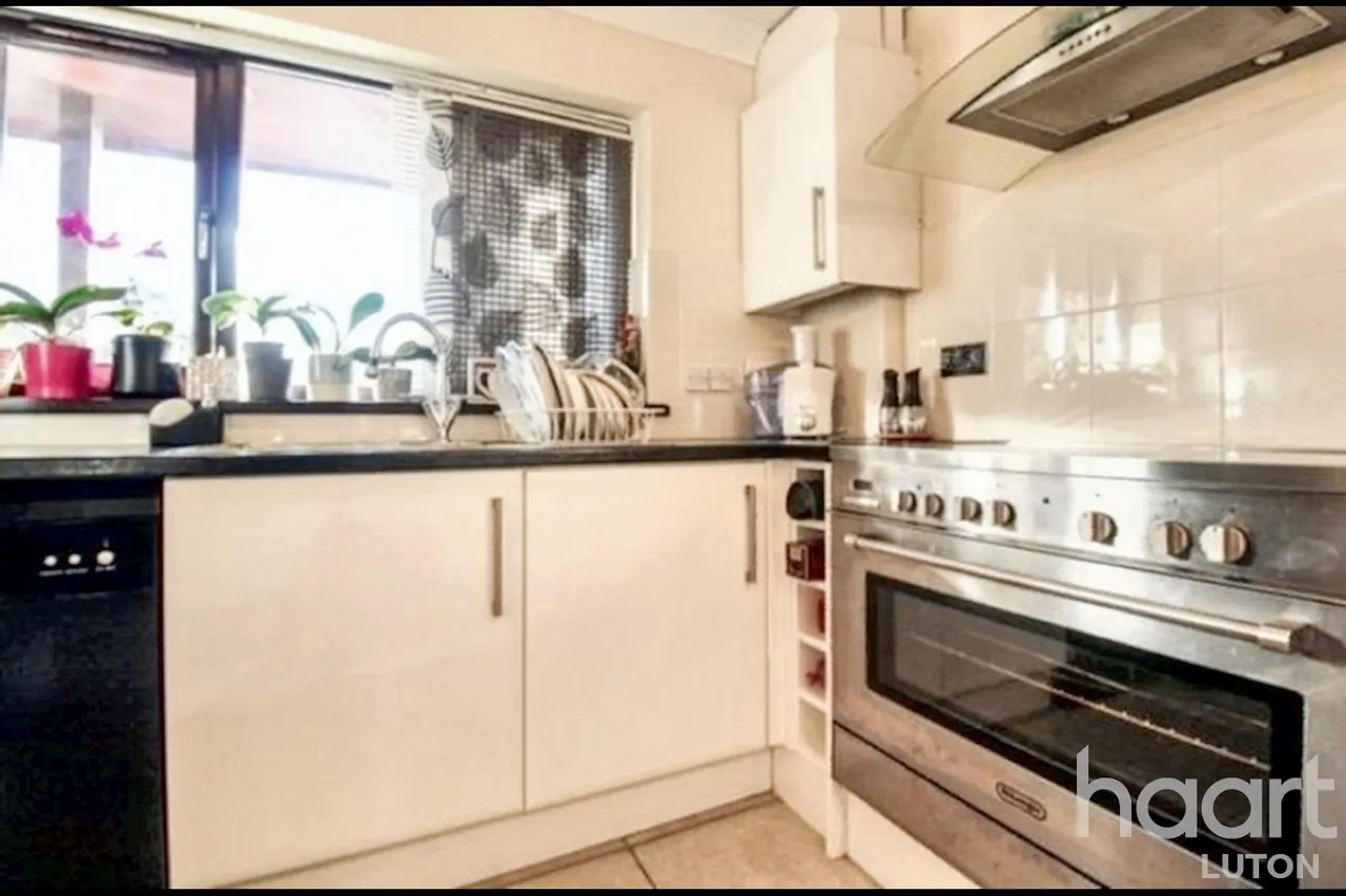 Hart Hill Lane, Luton, LU2, photo 11
