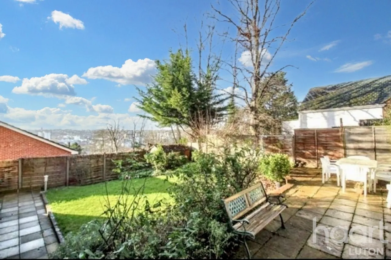 Hart Hill Lane, Luton, LU2, photo 15