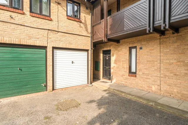 Stephenson Court, Slough, SL1, photo 7