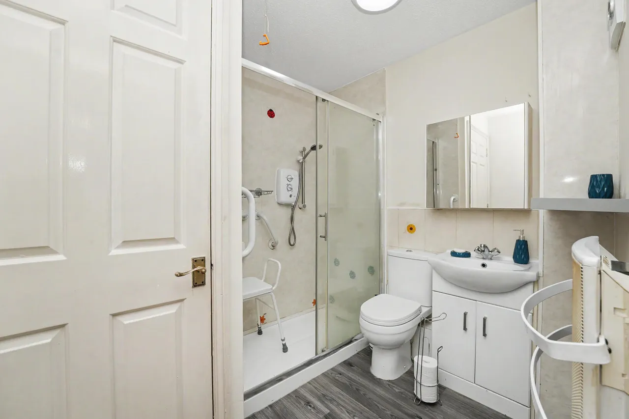 Park Avenue, Enfield, EN1, photo 10