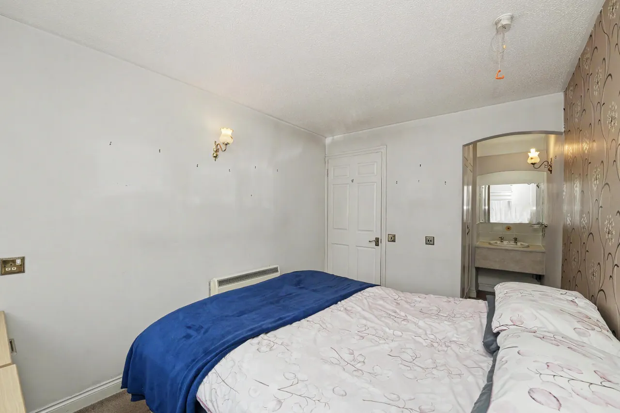 Park Avenue, Enfield, EN1, photo 13