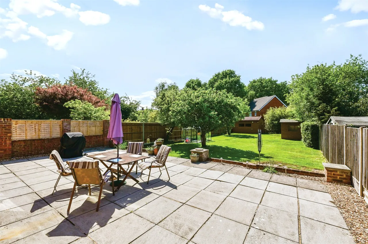 South Lane, Ash, Guildford, Surrey, GU12 6NJ, photo 11