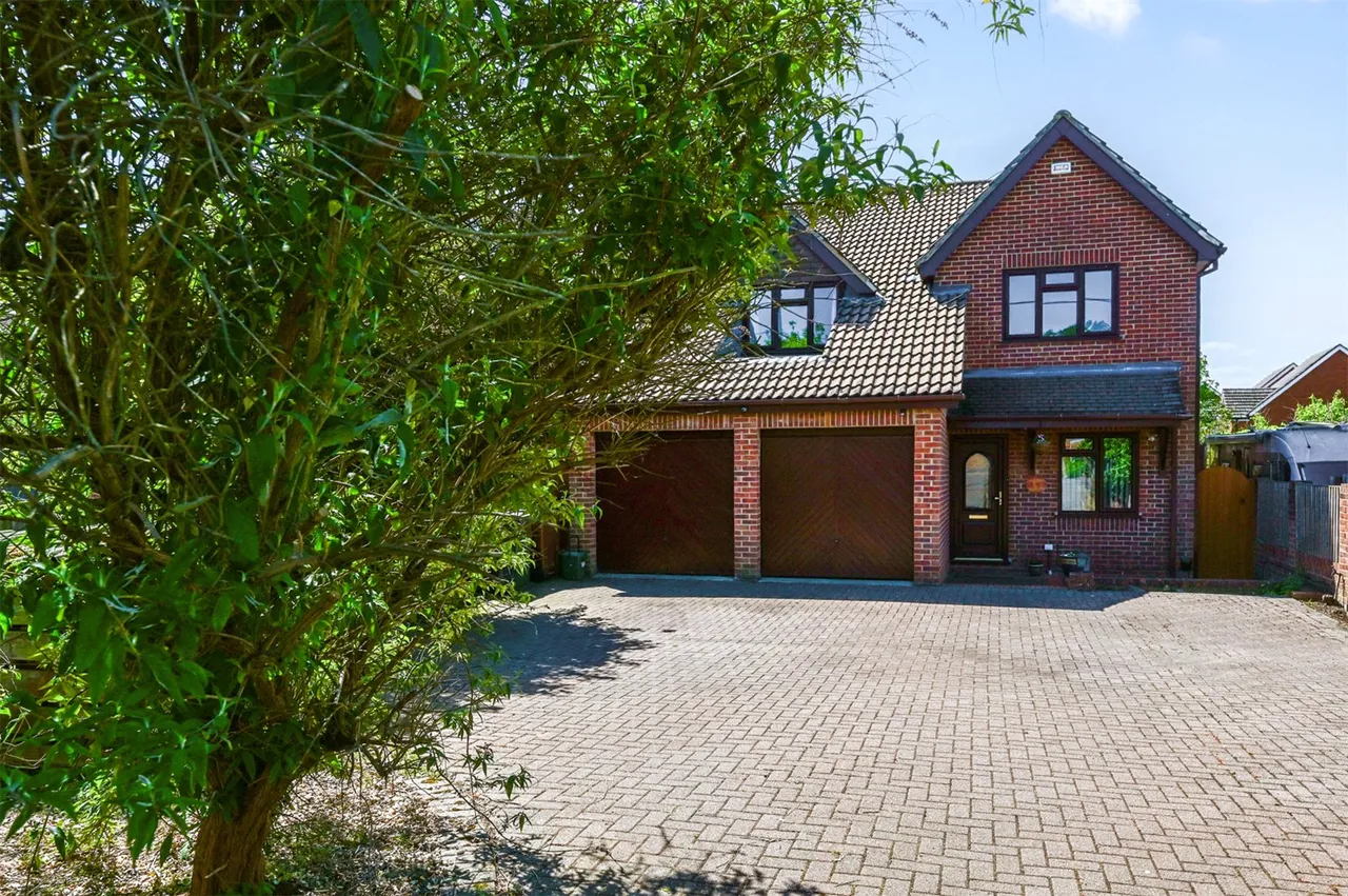 South Lane, Ash, Guildford, Surrey, GU12 6NJ, photo 13