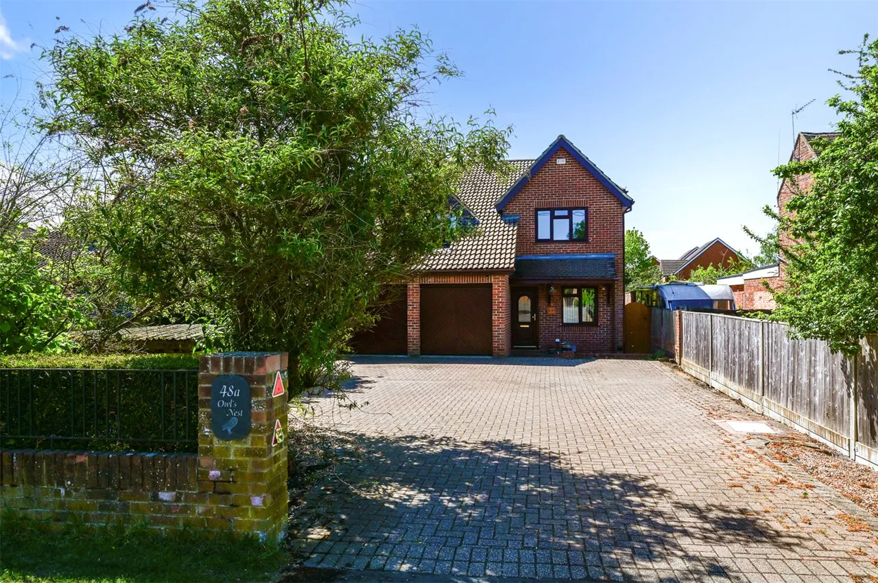 4 bed house for sale — South Lane, Ash, Guildford, Surrey, GU12 6NJ