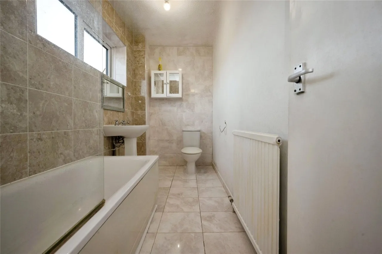 Elgar Path, Luton, LU2, photo 12