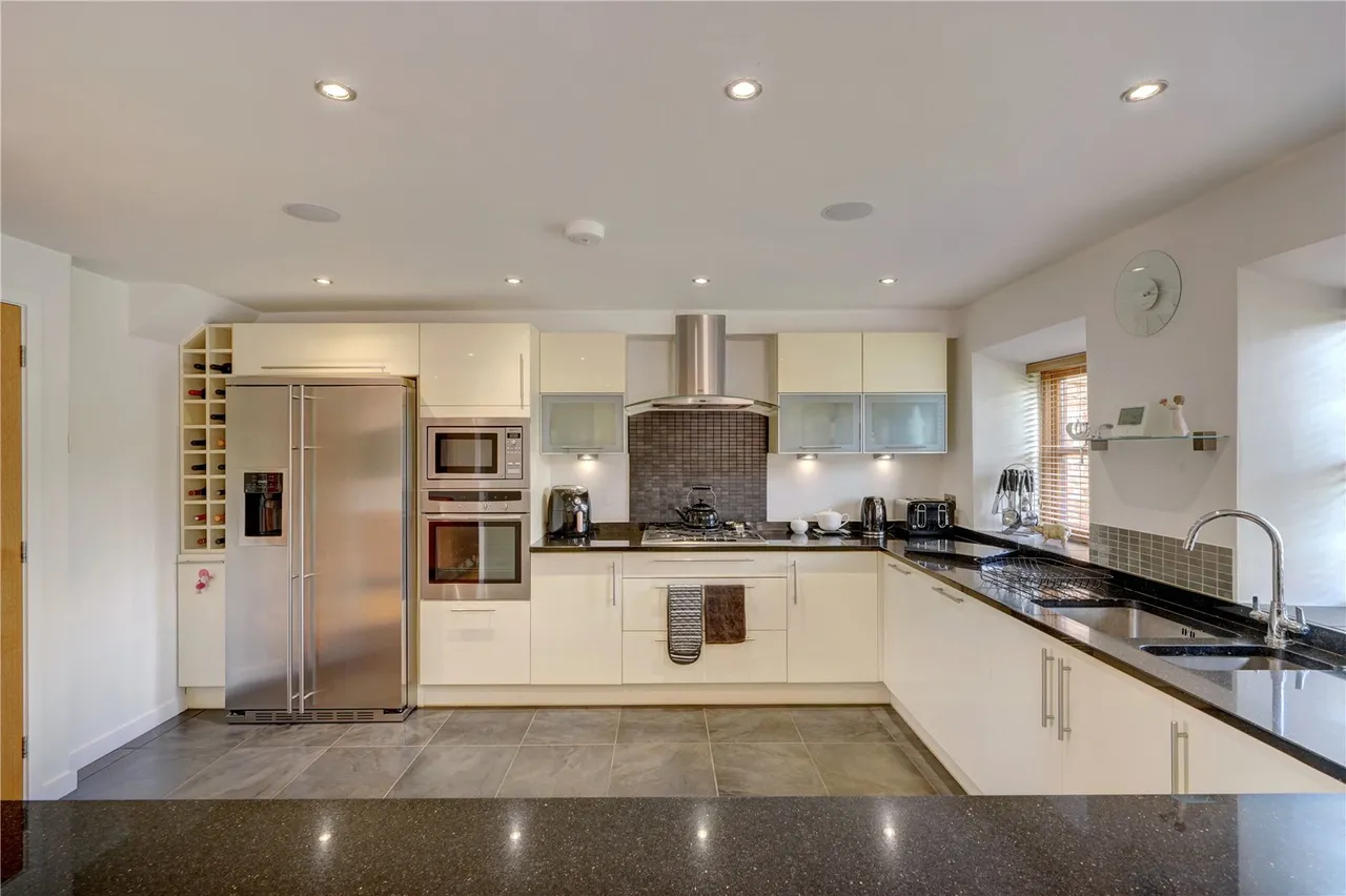 Lea End Lane, Hopwood, B48, photo 7