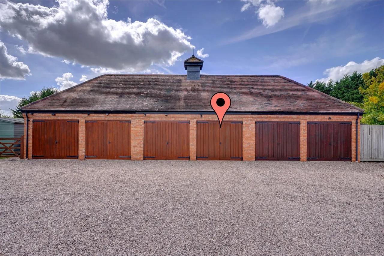 Lea End Lane, Hopwood, B48, photo 16
