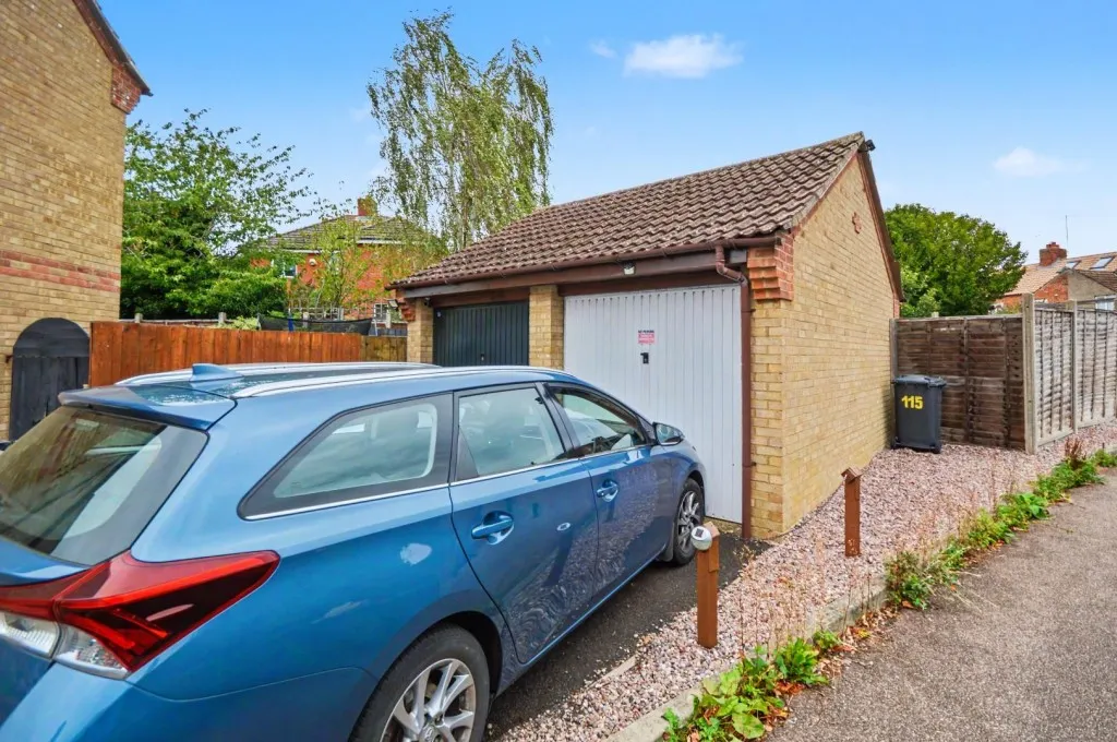 Compton Way, Earls Barton, photo 13