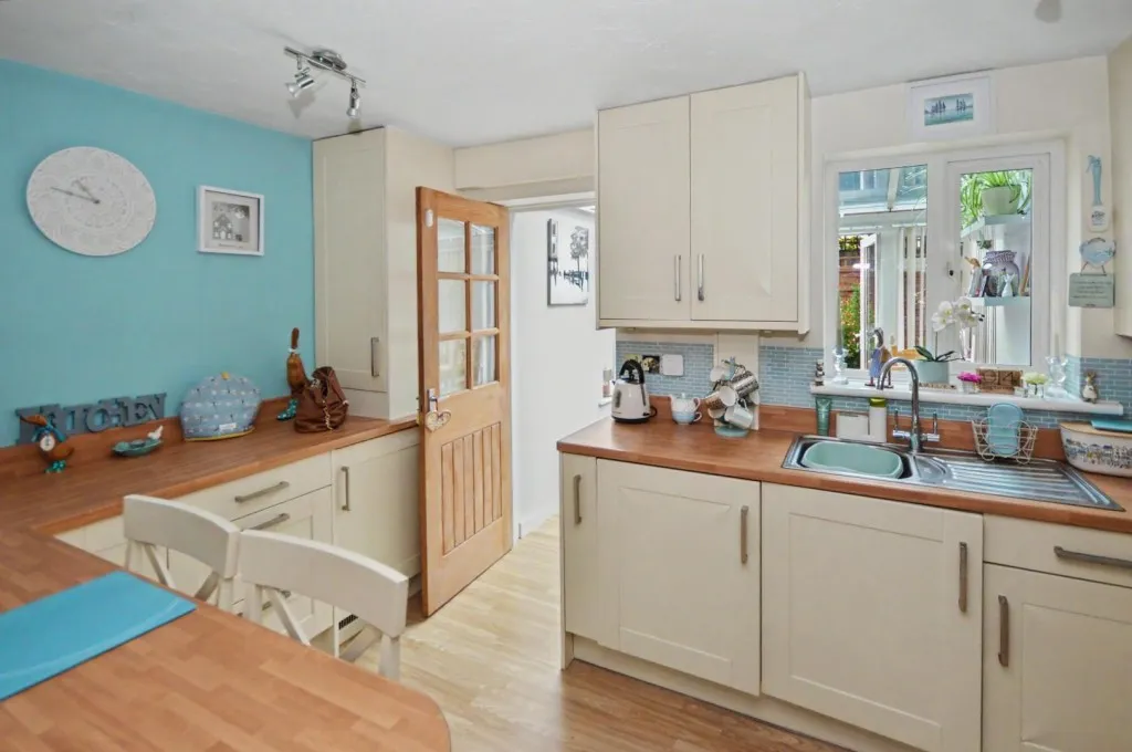 Compton Way, Earls Barton, photo 4