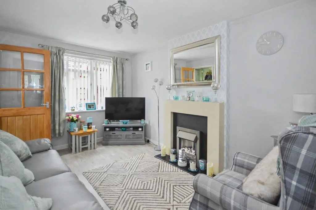 Compton Way, Earls Barton, photo 2