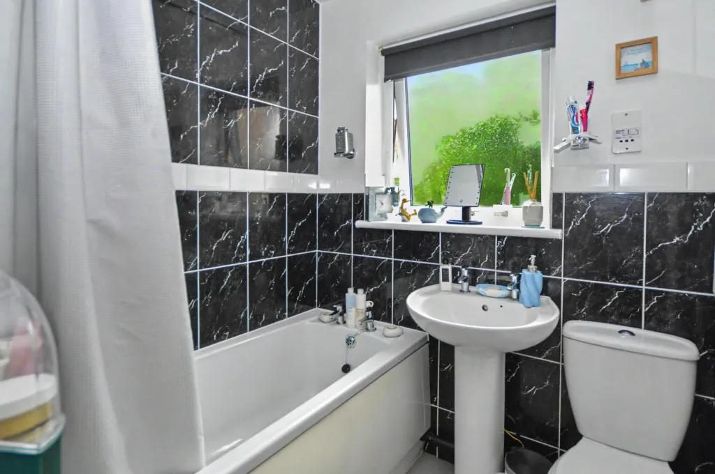 Compton Way, Earls Barton, photo 10