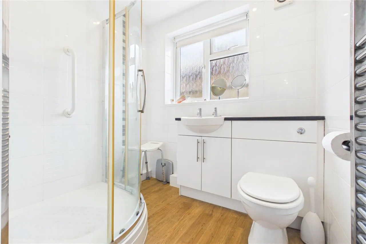 Andrews Close, Theale, RG7, photo 11