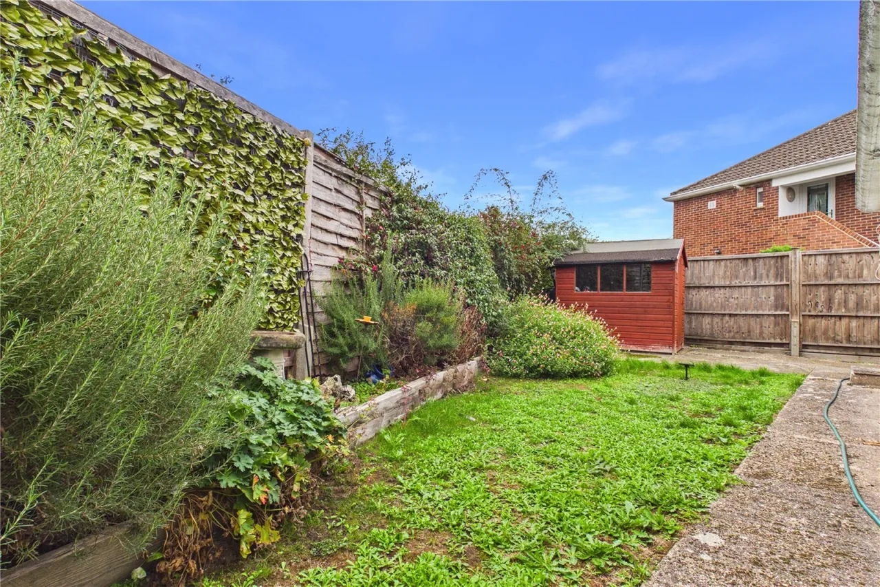 Andrews Close, Theale, RG7, photo 13