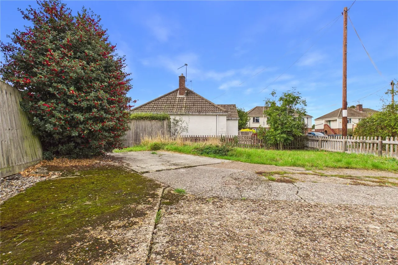 Andrews Close, Theale, RG7, photo 3