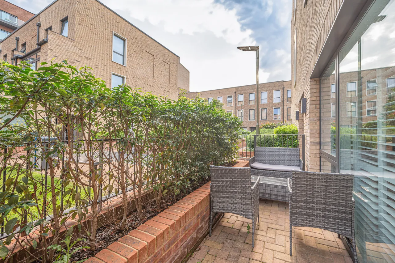 12 Bernera Walk, LONDON, photo 9