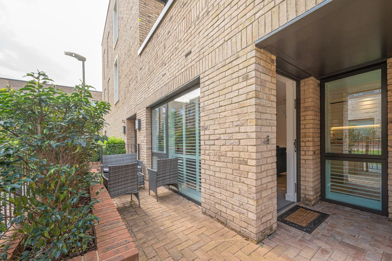 12 Bernera Walk, LONDON, photo 8