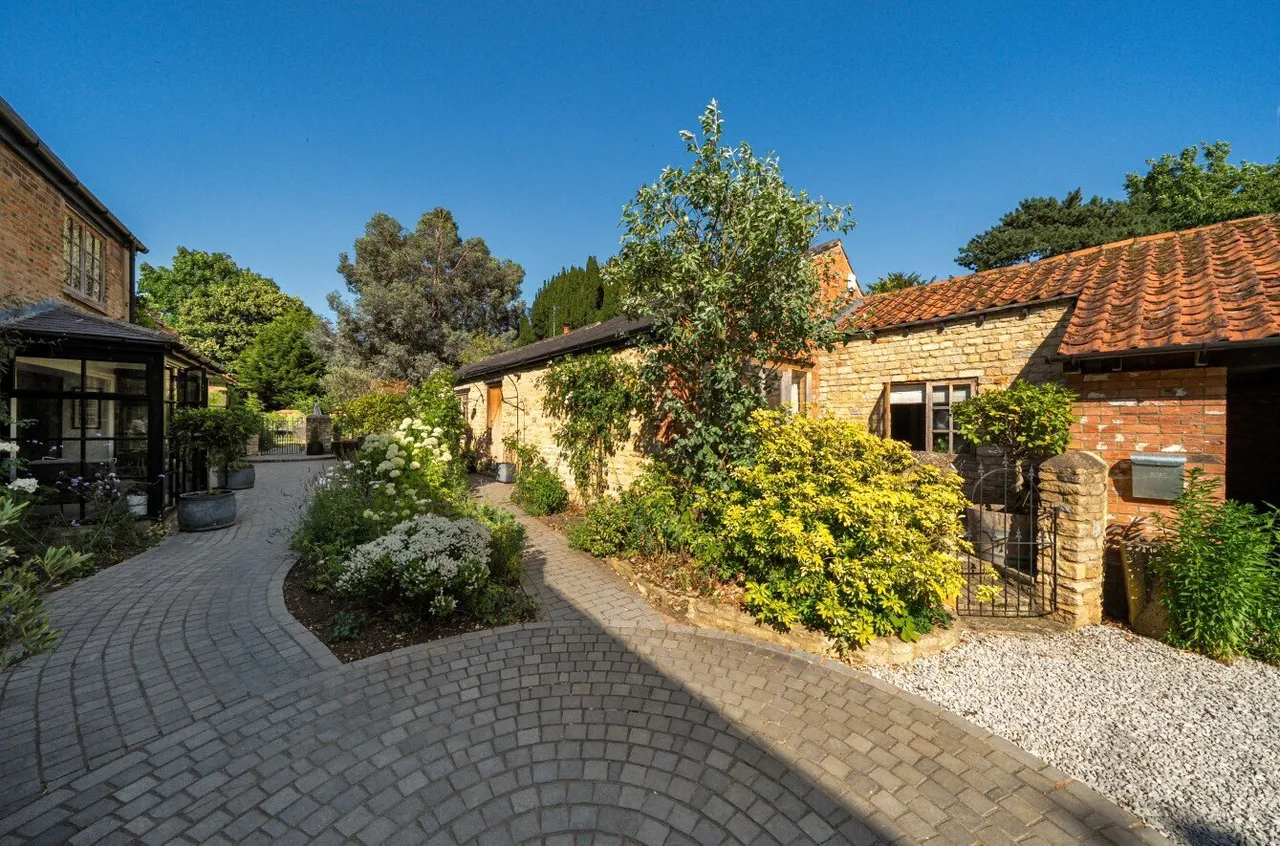 Carpenters Yard, Orlingbury, NN14, photo 17