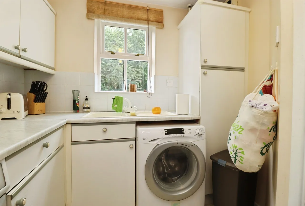 Neuville Way, Desborough, NN14, photo 8