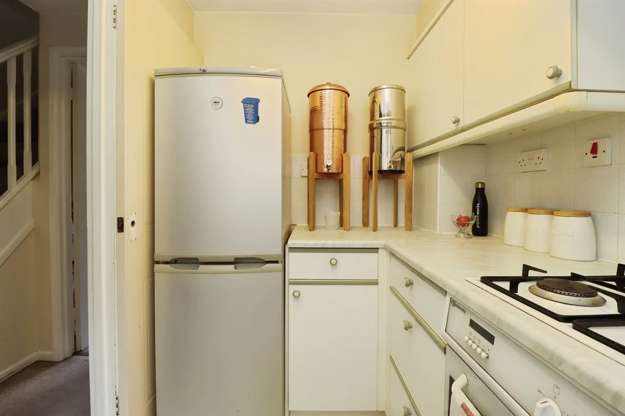 Neuville Way, Desborough, NN14, photo 9