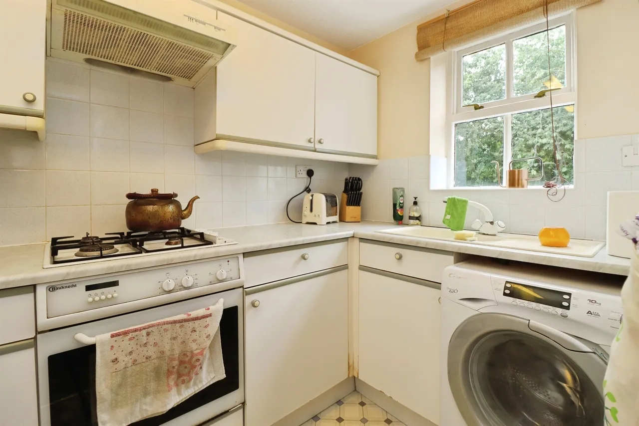 Neuville Way, Desborough, NN14, photo 7