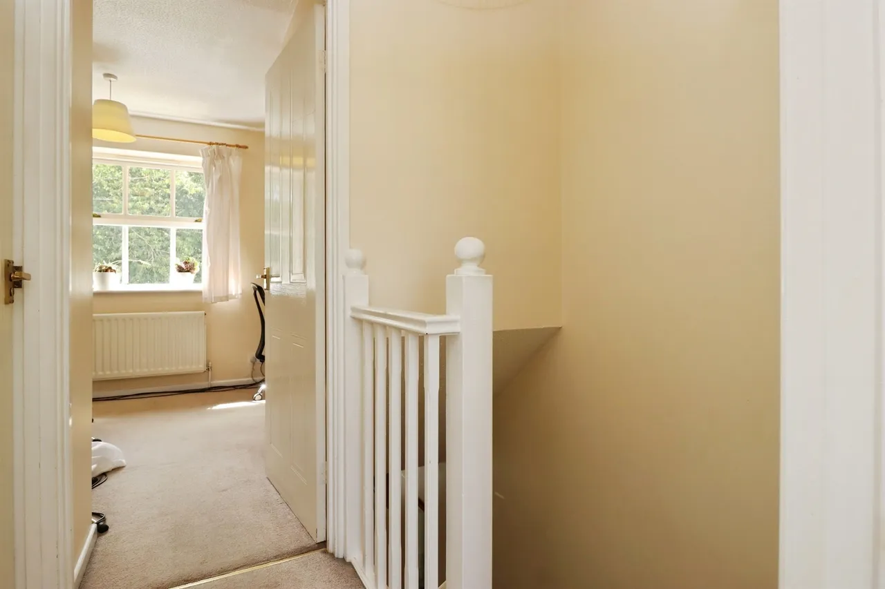 Neuville Way, Desborough, NN14, photo 10