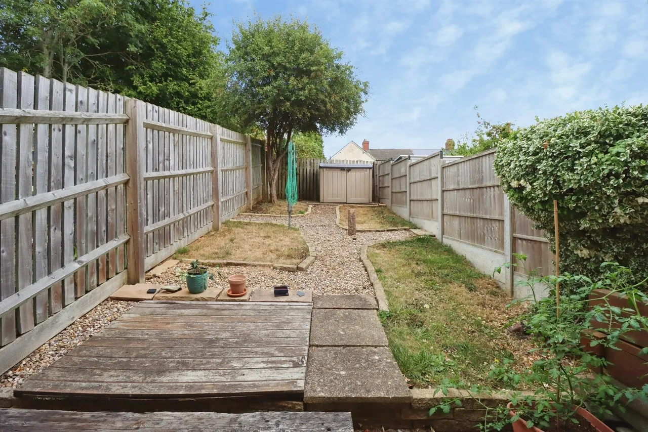 Neuville Way, Desborough, NN14, photo 17