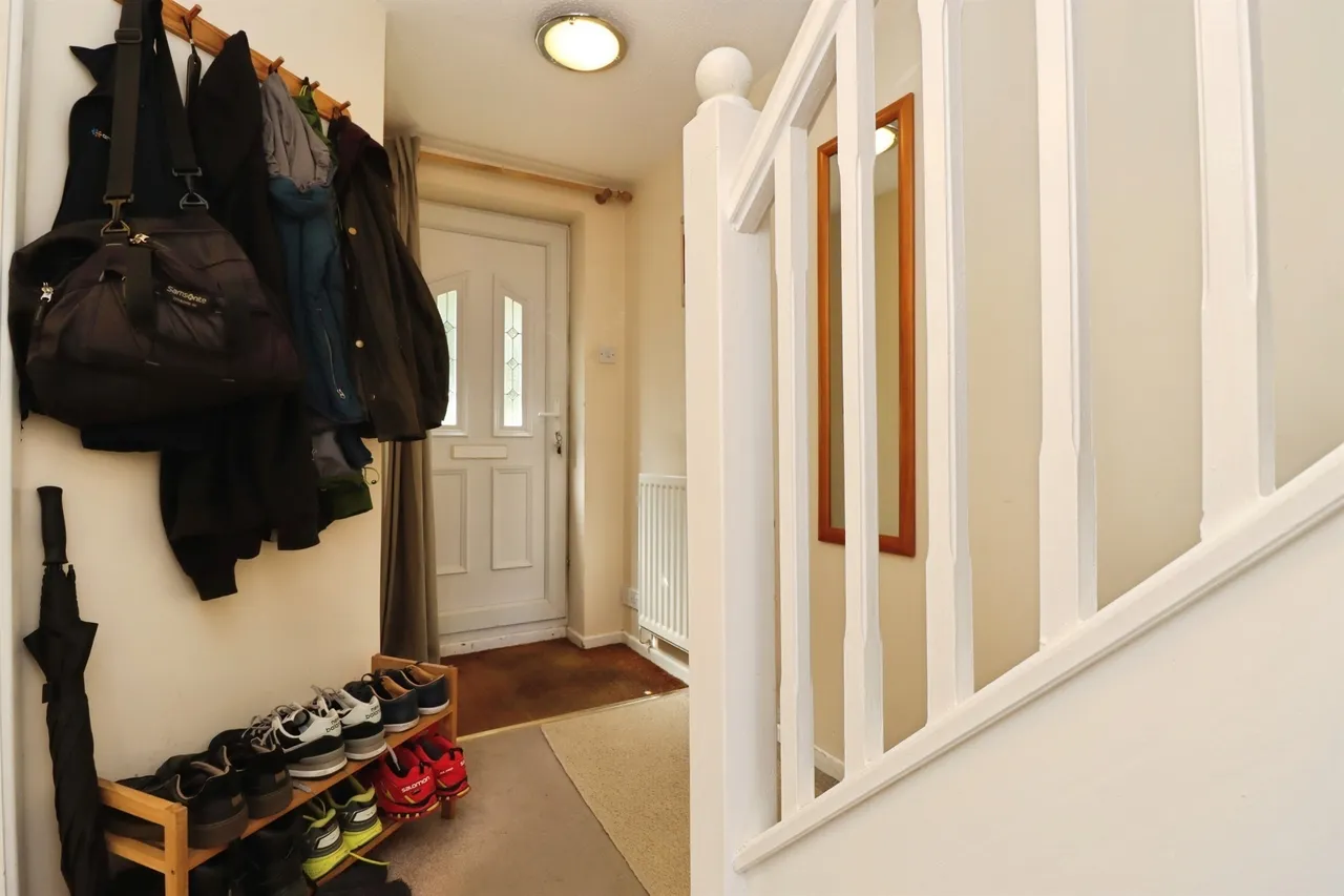 Neuville Way, Desborough, NN14, photo 5