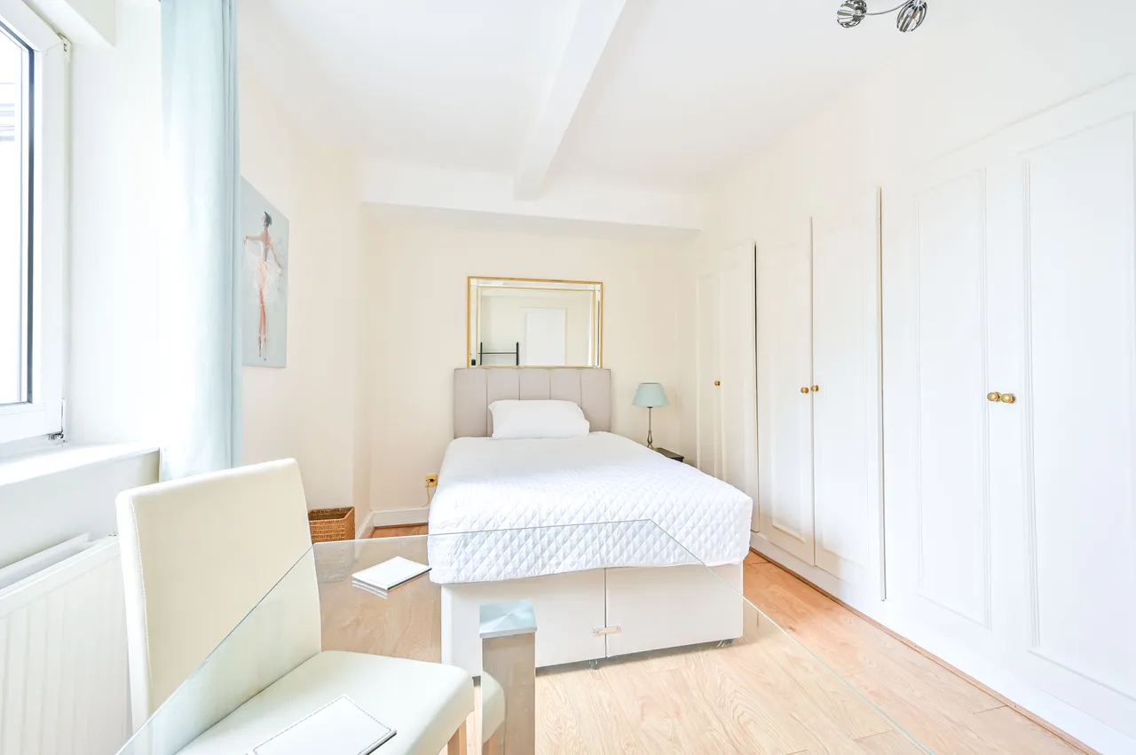 868 Chelsea Cloisters, Sloane Avenue, London, photo 7