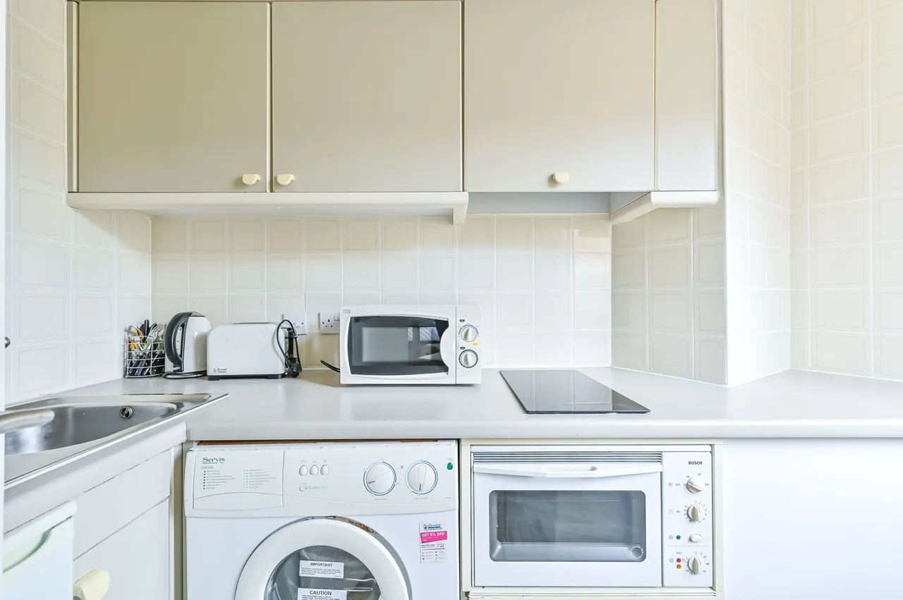 868 Chelsea Cloisters, Sloane Avenue, London, photo 9