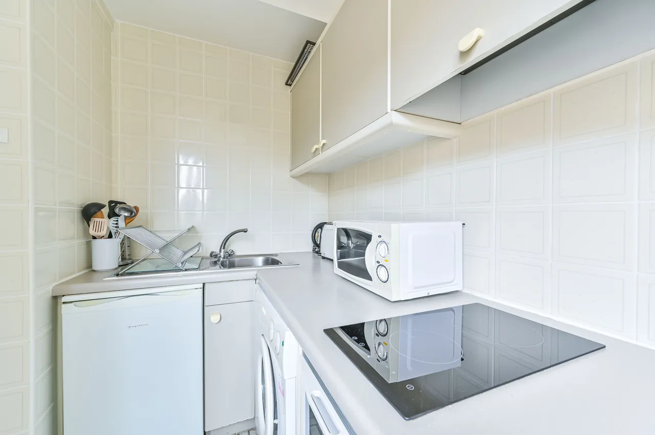 868 Chelsea Cloisters, Sloane Avenue, London, photo 11