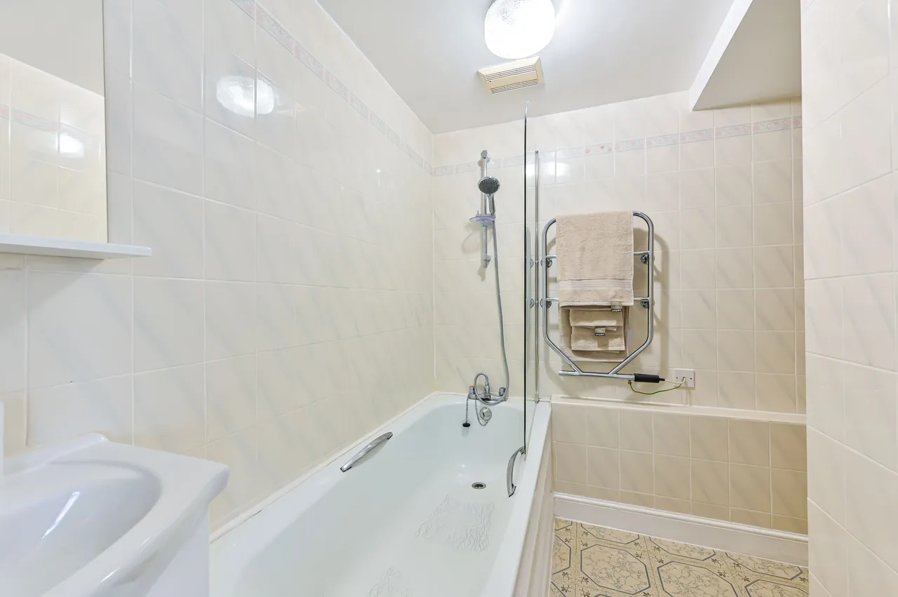 868 Chelsea Cloisters, Sloane Avenue, London, photo 8